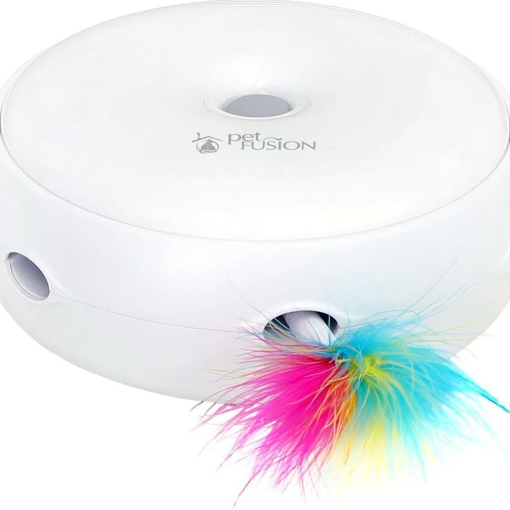 PetFusion Ambush Interactive Cat Toy White Feather Wand Stimulates Hunting NWOT